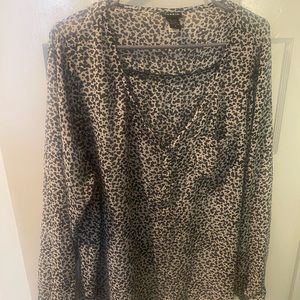 EUC Torrid, heart/animal print tulip back blouse
